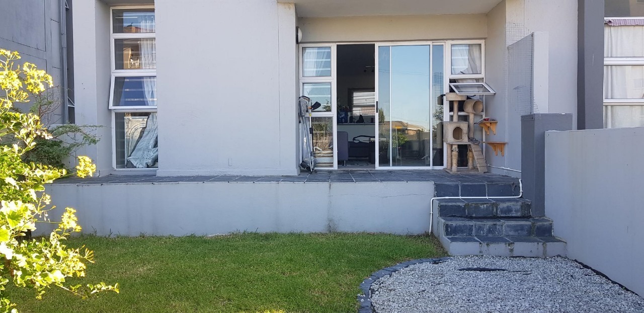 To Let 2 Bedroom Property for Rent in Table View Western Cape